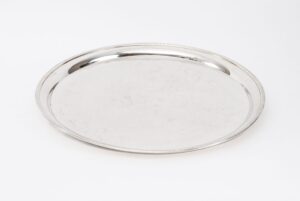 BANDEJA GARÇOM PRATA TRABALHADA