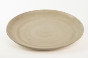 CERÂMICA PALHA - PRATO REDONDO 45 CM