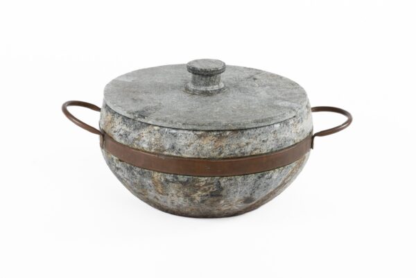 PANELA PEDRA PRETA PEQUENA 4L